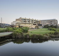 Best Western City Sands - Pubs and Clubs