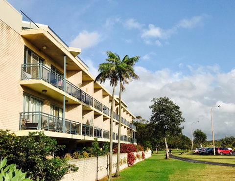 Waterview Beach Apartment - Go Out 15