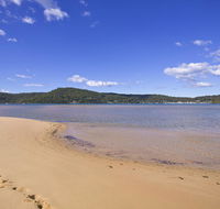 BookerBay Retreat - Pubs and Clubs