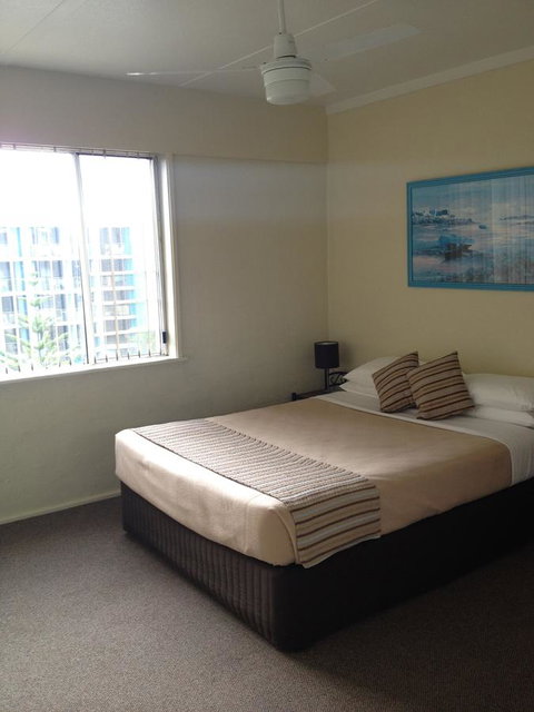 Waterview Apartments - Go Out 1