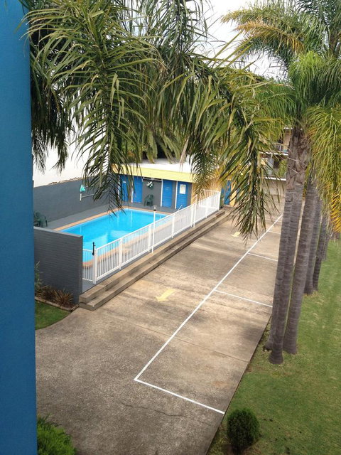 Waterview Apartments - Go Out 15
