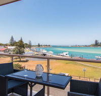 Shoreline 7 with 180 degree water views - Pubs and Clubs