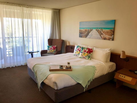 Charlesworth Bay Beach Resort - Go Out 2