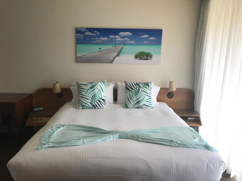 Charlesworth Bay Beach Resort - Go Out 37