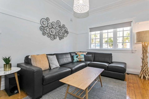Seaspray - Manly Beach Apartment Close To The Sand - Go Out 5