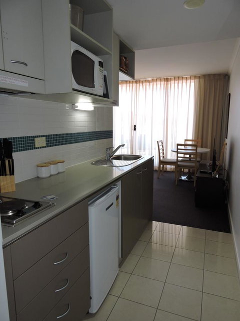 BASE Holidays - Ettalong Beach Premium Apartments - Go Out 10