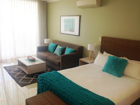 BASE Holidays - Ettalong Beach Premium Apartments - Go Out 34