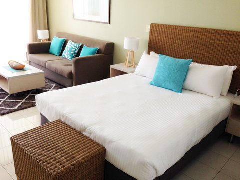 BASE Holidays - Ettalong Beach Premium Apartments - Go Out 38