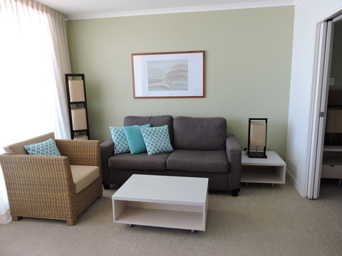 BASE Holidays - Ettalong Beach Premium Apartments - Go Out 17