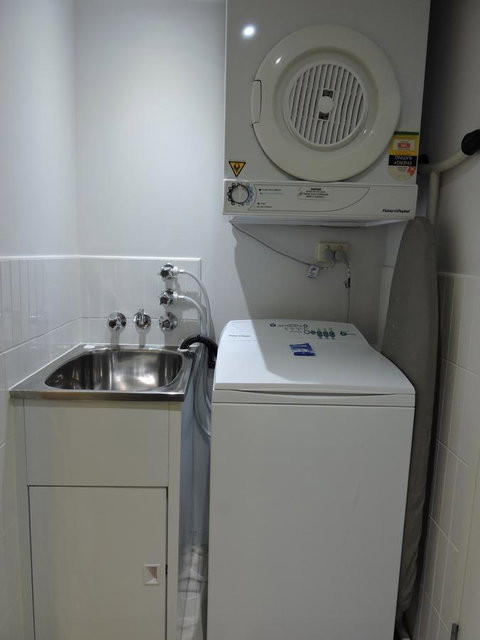 BASE Holidays - Ettalong Beach Premium Apartments - Go Out 3