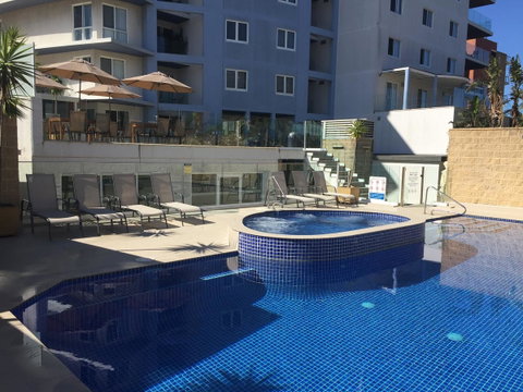 Sandy Cove Apartments - Pubs and Clubs 11