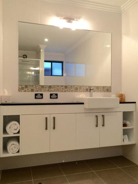 Aabi's At Byron - Pubs and Clubs 20