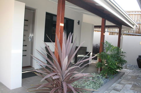 Aabi's At Byron - Pubs and Clubs 21