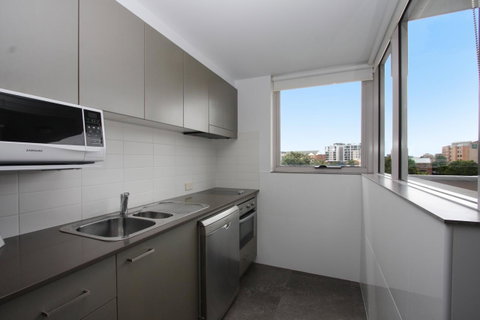Honeysuckle Executive Apartments - Go Out 24