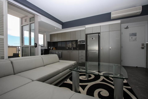 Honeysuckle Executive Apartments - Go Out 19
