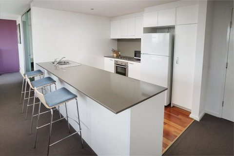 Honeysuckle Executive Apartments - Go Out 42