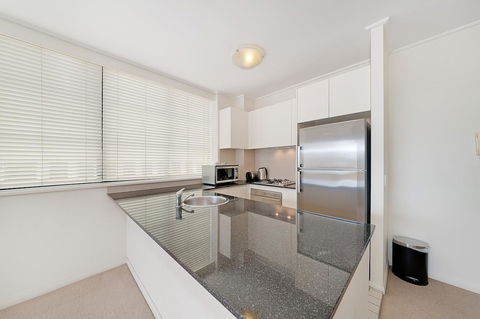 Wyndel Apartments - Apex North Sydney - Go Out 5