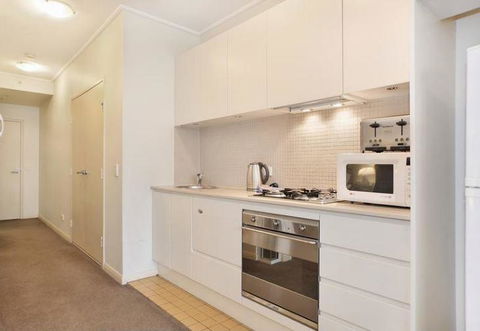 Wyndel Apartments - Apex North Sydney - Go Out 12