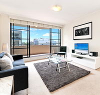Wyndel Apartments - Apex North Sydney - Pubs and Clubs