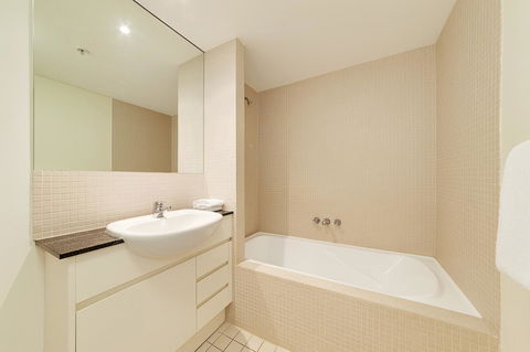 Wyndel Apartments - Apex North Sydney - Go Out 9