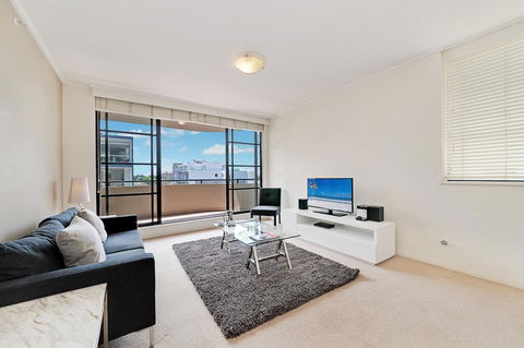 Wyndel Apartments - Apex North Sydney - Go Out 6