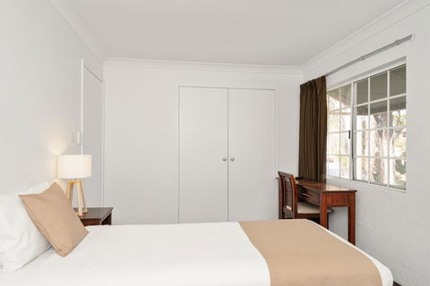 Wollongbar Motel - Pubs and Clubs 36