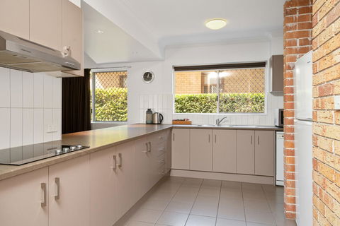 Wollongbar Motel - Pubs and Clubs 23