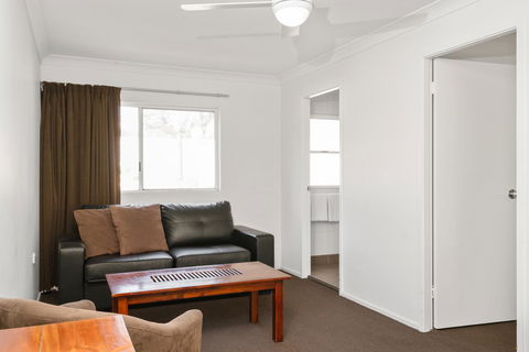 Wollongbar Motel - Pubs and Clubs 35