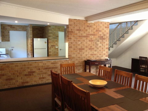 Wollongbar Motel - Pubs and Clubs 26