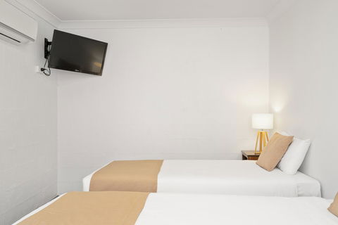 Wollongbar Motel - Pubs and Clubs 37