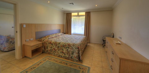 Cooma Motor Lodge Motel - Go Out 26