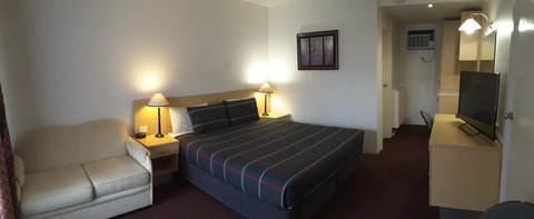 Cooma Motor Lodge Motel - Go Out 7
