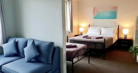 Manly Beachside Apartments - Go Out 3