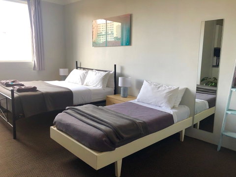 Manly Beachside Apartments - Go Out 1