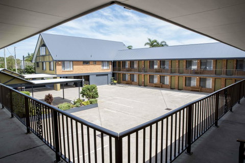 Coastal Bay Motel - Pubs and Clubs 36