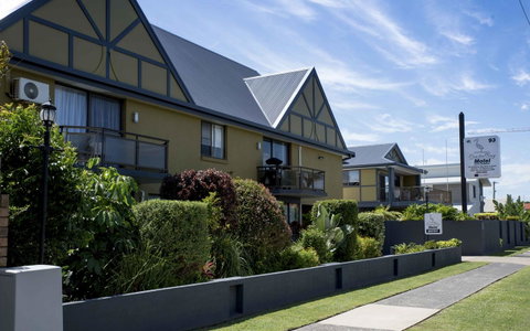 Coastal Bay Motel - Pubs and Clubs 37