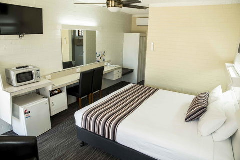 Coastal Bay Motel - Pubs and Clubs 28