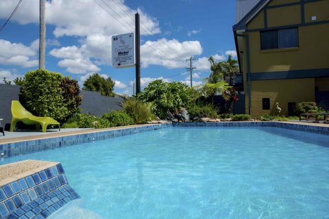 Coastal Bay Motel - Pubs and Clubs 24