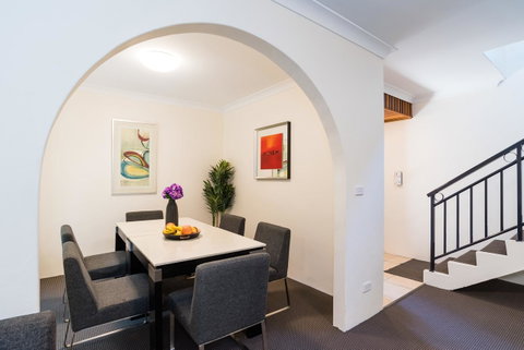 Eastwood Furnished Apartments - Go Out 5