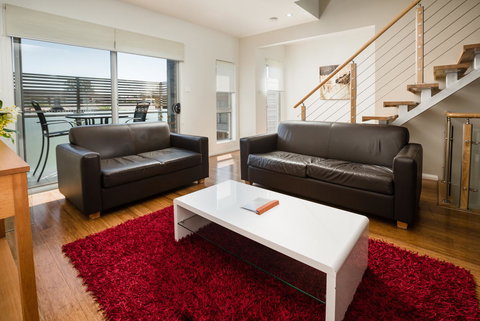 Charlestown Executive Apartments - Go Out 3