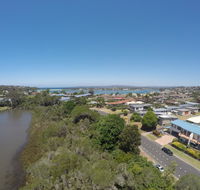 BlueWater Apartments - Pubs and Clubs