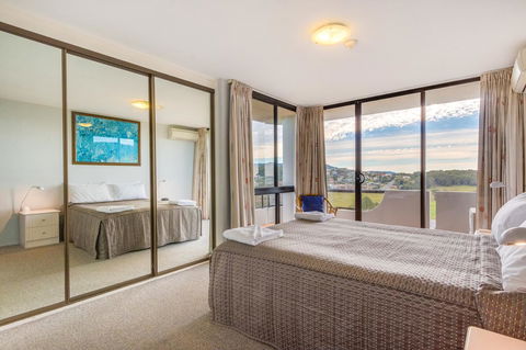 Pacific Towers Beach Resort - Go Out 38