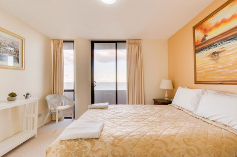 Pacific Towers Beach Resort - Go Out 17