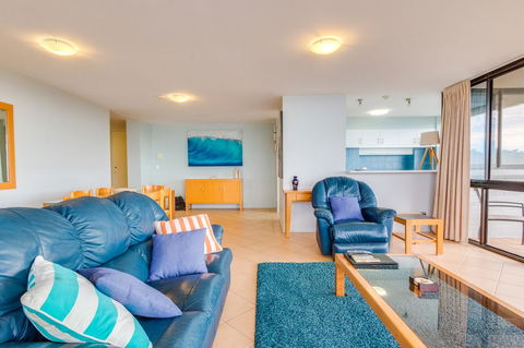 Pacific Towers Beach Resort - Go Out 34