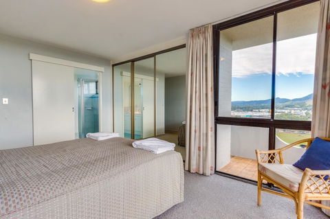 Pacific Towers Beach Resort - Go Out 35