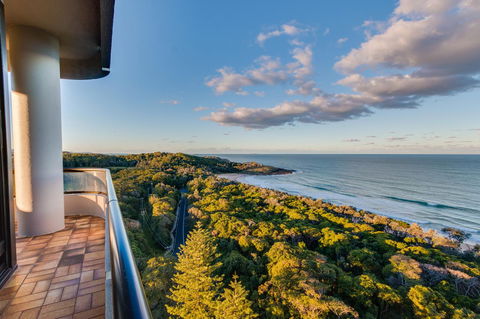 Pacific Towers Beach Resort - Go Out 25