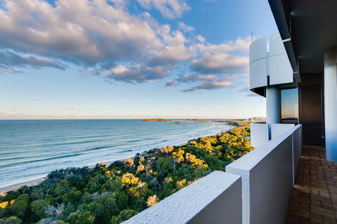 Pacific Towers Beach Resort - Go Out 11