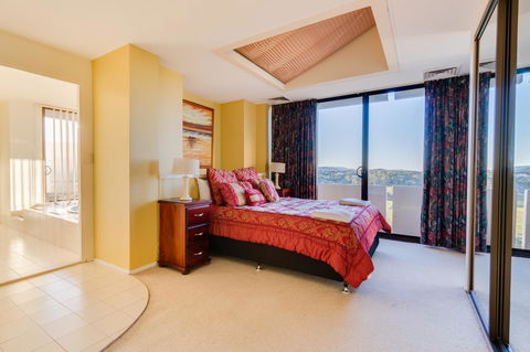 Pacific Towers Beach Resort - Go Out 16