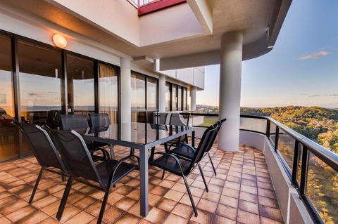 Pacific Towers Beach Resort - Go Out 12