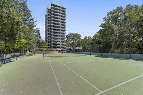 Pacific Towers Beach Resort - Go Out 13